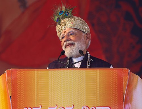 പ്രധാനമന്ത്രി ഉഡുപ്പിയിലെ ശ്രീകൃഷ്ണ മഠത്തിൽ   Prime Minister at Sri Krishna Math in Udupi