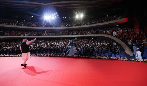 പ്രധാനമന്ത്രിയുടെ ഒമാൻ സന്ദർശനം Prime Ministers visit to Oman प्रधानमंत्री का ओमान दौरा പ്രധാനമന്ത്രി നരേന്ദ്ര മോദിക്ക് ആദരം; ‘ഓർഡർ ഓഫ് ഒമാൻ’ ബഹുമതി നൽകി