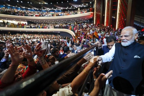 പ്രധാനമന്ത്രിയുടെ ഒമാൻ സന്ദർശനം Prime Ministers visit to Oman प्रधानमंत्री का ओमान दौरा പ്രധാനമന്ത്രി നരേന്ദ്ര മോദിക്ക് ആദരം; ‘ഓർഡർ ഓഫ് ഒമാൻ’ ബഹുമതി നൽകി