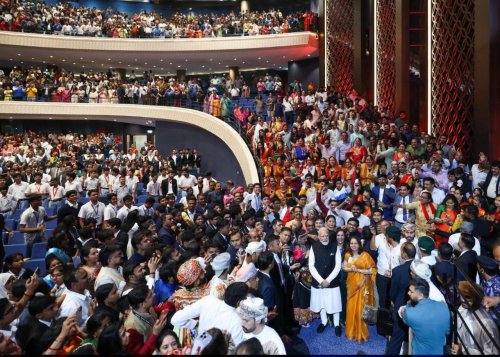 പ്രധാനമന്ത്രിയുടെ ഒമാൻ സന്ദർശനം Prime Ministers visit to Oman प्रधानमंत्री का ओमान दौरा പ്രധാനമന്ത്രി നരേന്ദ്ര മോദിക്ക് ആദരം; ‘ഓർഡർ ഓഫ് ഒമാൻ’ ബഹുമതി നൽകി